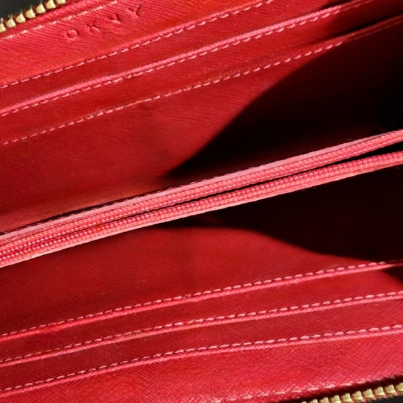 DKNY Grace Large zip around leather wallet - Picture 3 of 3